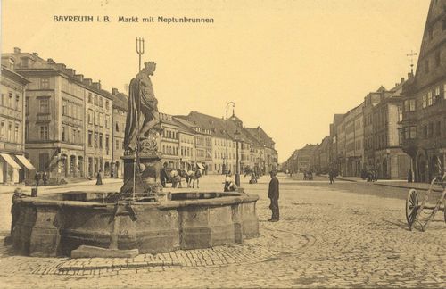 Bayreuth, Bayern: Marktplatz mit Neptunbrunnen