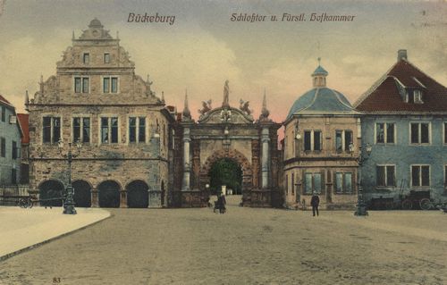 Bückeburg, Niedersachsen: Schlosstor und Fürstliche Hofkammer