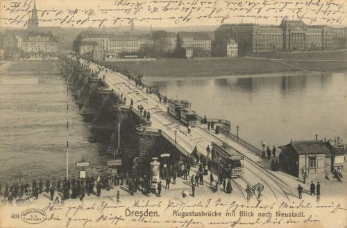Dresden, Sachsen: Augustusbrücke mit Blick nach Neustadt