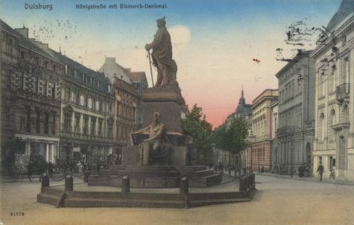 Duisburg, Nordrhein-Westfalen: Königstraße mit Bismarckdenkmal