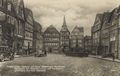 Fritzlar, Hessen: Marktplatz mit Rolandsbrunnen und Kaufmannsgildenhaus aus dem Mittelalter