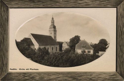 Genthin, Sachsen-Anhalt: Kirche mit Pfarrhaus