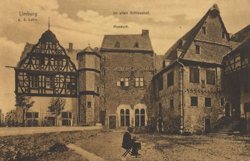 Limburg a. d. Lahn, Hessen: Im alten Schlosshof; Museum