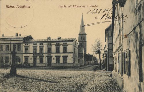 Preuisch Friedland, Westpreuen: Marktplatz mit Pfarrhaus und Kirche
