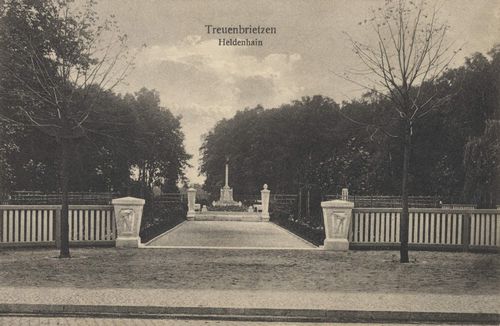 Treuenbrietzen, Brandenburg: Heldenhain