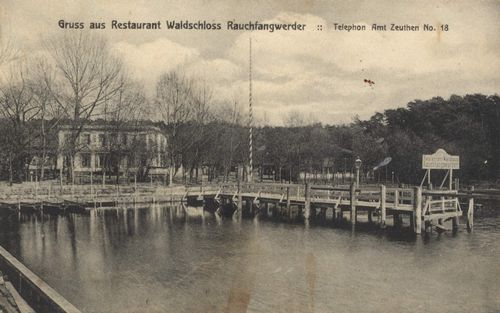 Zeuthen (Mark), Brandenburg: Restaurant Waldschloss Rauchfangswerder mit Anlegestelle
