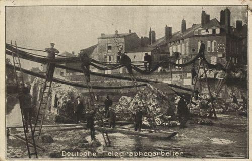Telegraphenarbeiter legen ein Kabel über eine zerstörte Brücke
