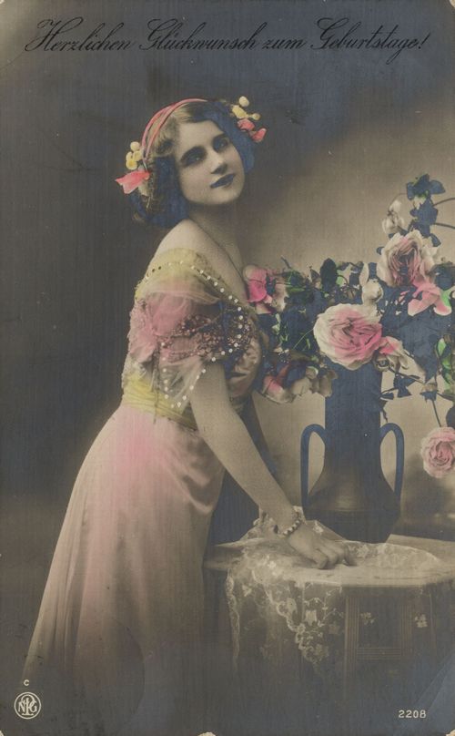 Frauenporträt mit Blumenstrauss [2]