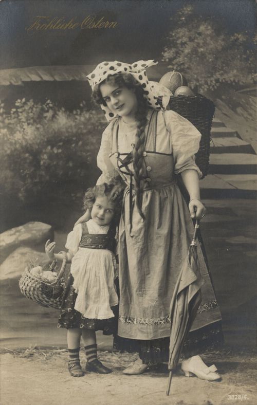 Mutter und Kind mit Eierkörben
