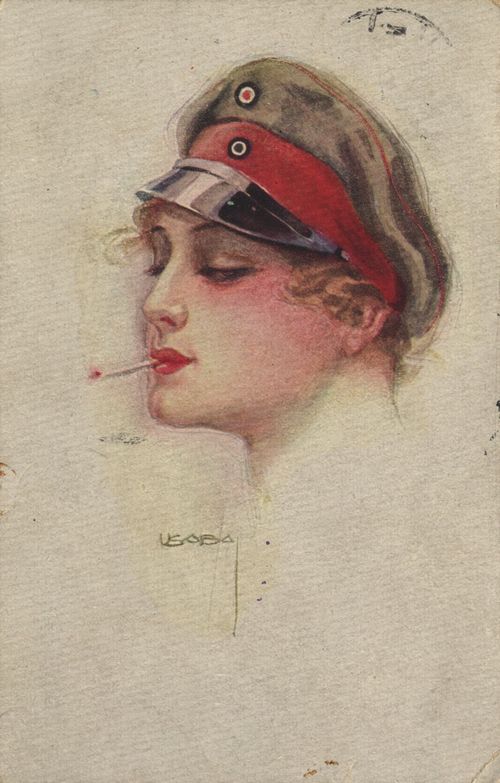 Rauchende Frau in Uniform