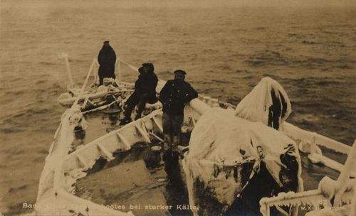 Torpedoboot bei starker Kälte
