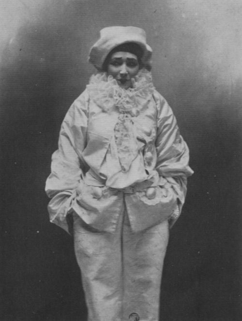 Atelier Nadar: Sarah Bernhardt (1844-1923), Schauspielerin, in der Pantomime »Pierrot assassin«
