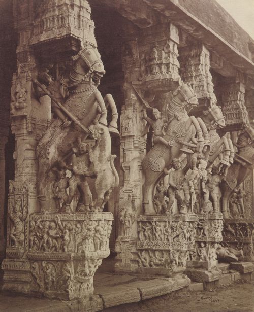 Bourne, Samuel: Skulpturen an der Fassade des Tempels von Trichinopoly