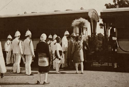 Dayal, Raja Lala Deen: Offizieller britischer Personenzug