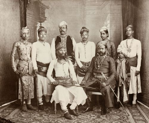 Dayal, Raja Lala Deen: Raghubir Singh, Maharadscha von Bundi mit seinem Gefolge