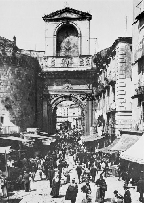 Gebrder Alinari: Das Capuana Tor in Napoli