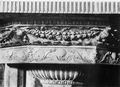 Gebrüder Alinari: Detail einer Kanzel im Dom aus Lucca von Matteo Civitali