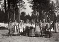 Hahn, K.E.: Frauen in den Volkstrachten des Volgagebietes warten auf die Ankunft des Zaren. Serafim-Sorovski