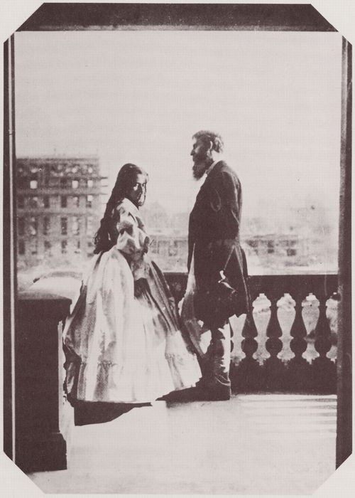 Hawarden, Clementina: Mann und Frulein auf dem Balkon
