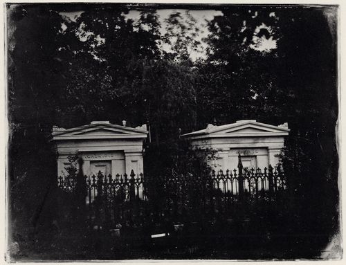 Southworth & Hawes: Grber von W. Read und S.O. Mead , Ailianthusweg, Mount Auburn Friedhof