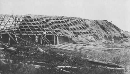 Russischer Photograph um 1870-1880: Bei Borispol wird eine Scheune errichtet