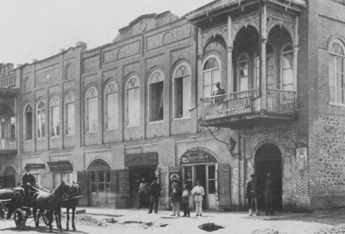 Russischer Photograph um 1900: Das Hotel London in Eriwan
