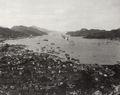 Japanischer Photograph: Die russische Flotte in der Bucht von Nagasaki. Die Fregatte »Pamjat' Asova« schießt am 15. April 1891 Salut. Nagasaki