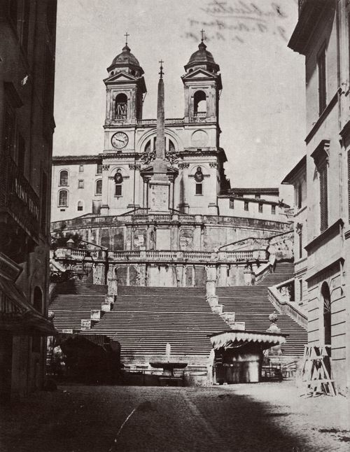 Italienischer Photograph um 1855: Die Spanische Treppe und SS. Trinit dei Monti von der Via Condotti aus