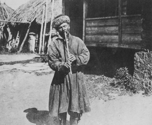 Russischer Photograph um 1900: Ein baschkirischer Musikant