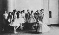 Russischer Photograph: Eine Klasse der kaiserlichen Ballettschule, in der Tnzerinnen fr das Mariinskij-(jetzt Kirow-) Theater ausgebildet wurden [1]