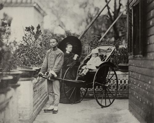 Chinesischer Photograph um 1875: Europische Frau mit Kind