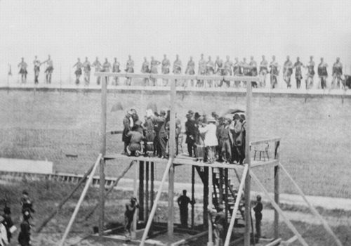 Amerikanischer Photograph um 1865: Hinrichtung der Komplizen des Attentters von Prsident Lincoln am 7. Juli 1865
