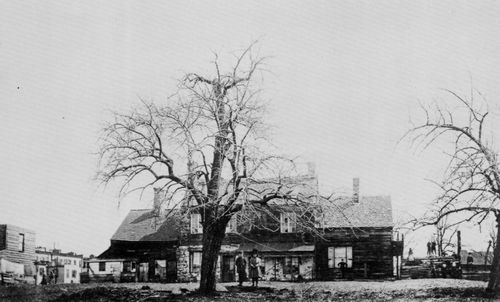 Amerikanischer Photograph um 1888: Hinterhof der Harsen Heimsttte