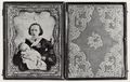 sterreichischer Photograph um 1860: Junge Frau mit Kind
