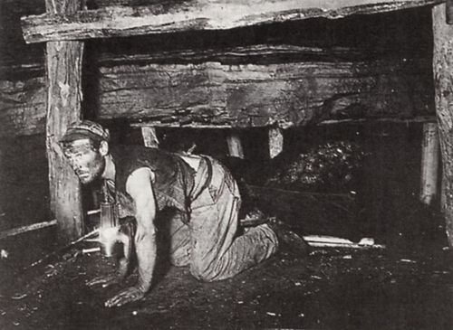 Russischer Photograph um 1904: Politisch Verbannter im Kohlebergbau