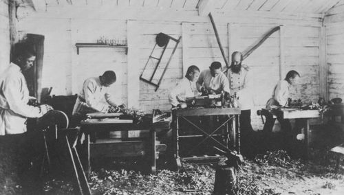 Russischer Photograph um 1905: Schler einer technischen Schule