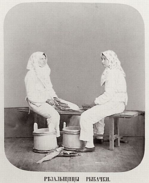 Vinevskij, A.L.: Frauen beim Fischeschneiden