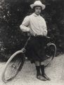 Zola, Francois Emile: Jacques mit dem Rad, das der Vater ihm 1899 schenkte