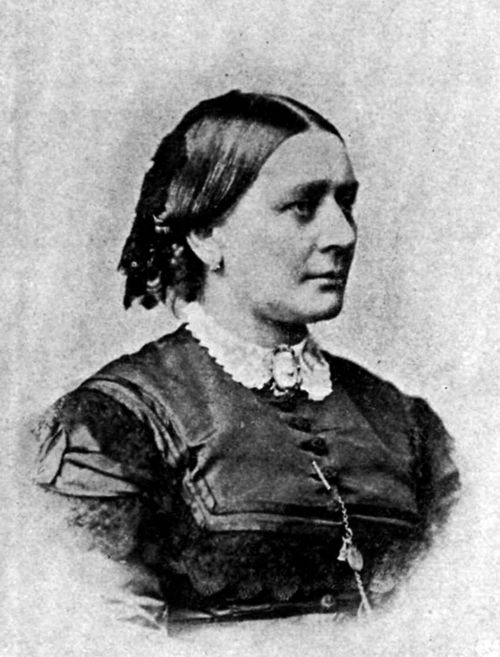 Clara Schumann (1870).⋼Nach einem Bilde der Hofphotographin Adle in Wien. Vorlage im Besitz der Gesellschaft der Musikfreunde in Wien.(S. 92)